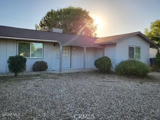 Property Slideshow image 3 of 5 | 325 oak fair way, Bakersfield, CA, 93309