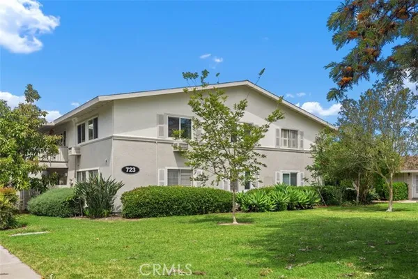 Property Slideshow image 2 of 42 | 723 avenida majorca, Laguna Woods, CA, 92637