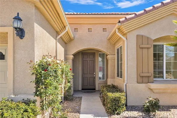 Property Slideshow image 2 of 45 | 10855 katepwa st, Apple Valley, CA, 92308