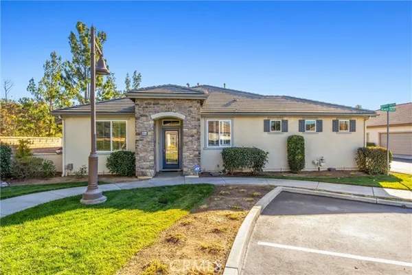 Property Slideshow image 2 of 41 | 1681 beaver crk a, Beaumont, CA, 92223