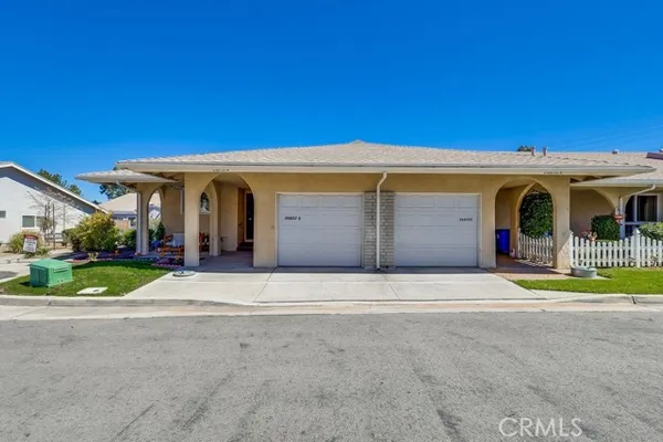 Property Slideshow image 2 of 60 | 26832 avenue of the oaks d, Newhall (Santa Clarita), CA, 91321