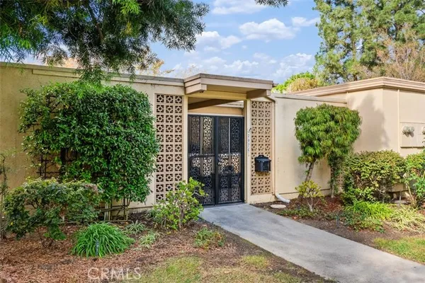 Property Slideshow image 2 of 53 | 207 avenida majorca c, Laguna Woods, CA, 92637