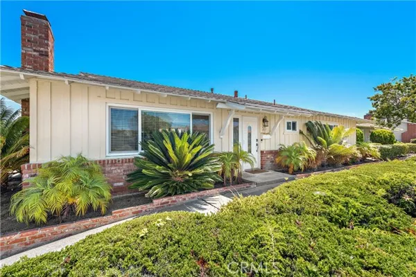 Property Slideshow image 2 of 42 | 201 monte vista 1, San Clemente, CA, 92672