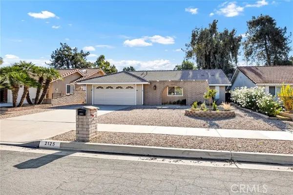 Property Slideshow image 3 of 40 | 2125 silver oak way, Hemet, CA, 92545