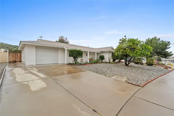 Property Slideshow image 2 of 33 | 27319 capilano dr, Menifee, CA, 92586