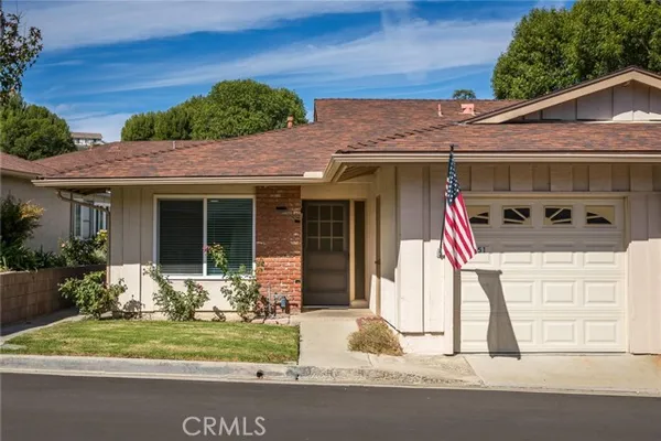 Property Slideshow image 2 of 59 | 26751 winsome cir, Newhall, CA, 91321