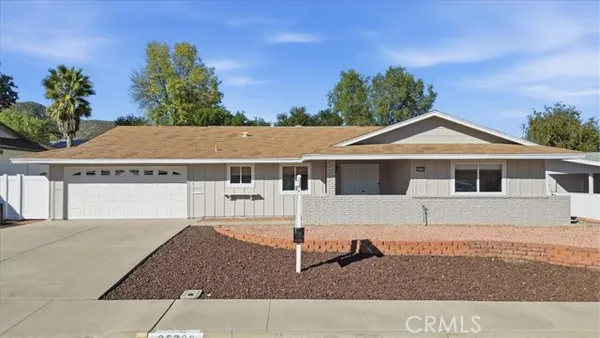 Property Slideshow image 2 of 34 | 25720 warwick rd, Menifee, CA, 92586