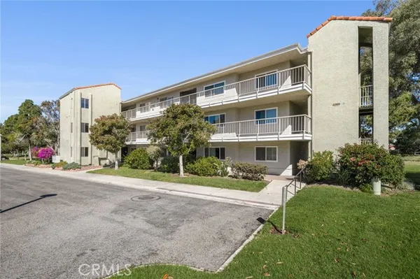 Property Slideshow image 2 of 21 | 5369 algarrobo 3f, Laguna Woods, CA, 92637