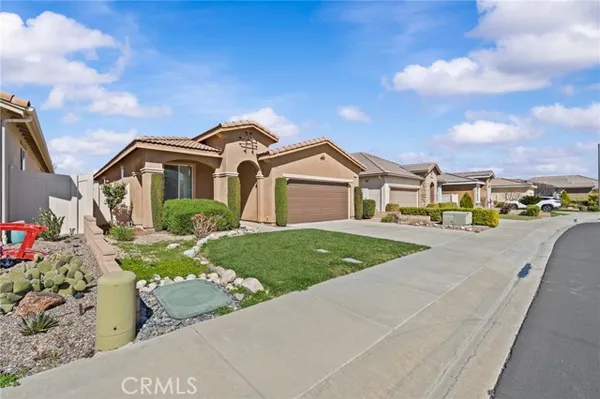 Property Slideshow image 2 of 15 | 1486 signal peak, Beaumont, CA, 92223
