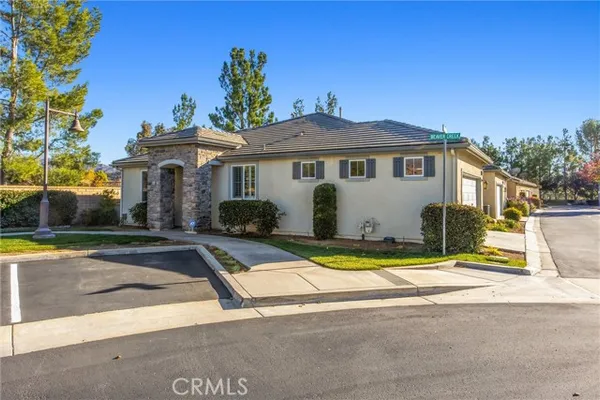 Property Slideshow image 3 of 41 | 1681 beaver crk a, Beaumont, CA, 92223