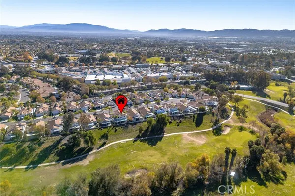 Property Slideshow image 3 of 52 | 40581 via amapola, Murrieta, CA, 92562