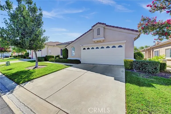 Property Slideshow image 3 of 34 | 39946 via graziana, Murrieta, CA, 92562
