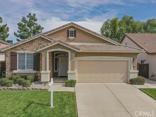 Property Slideshow image 2 of 31 | 376 bjorn ct, Hemet, CA, 92545