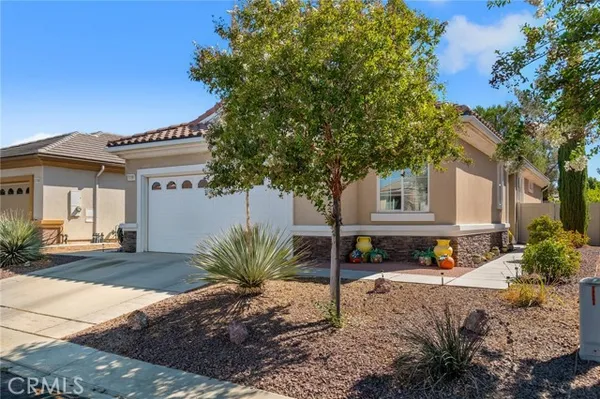 Property Slideshow image 2 of 38 | 11061 waterwood st, Apple Valley, CA, 92308