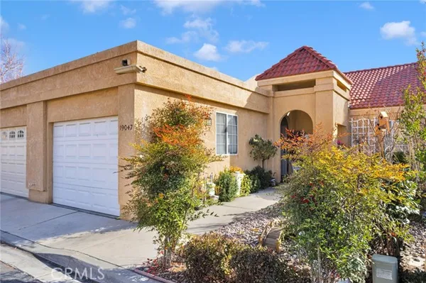 Property Slideshow image 2 of 43 | 19047 primrose ln, Apple Valley, CA, 92308