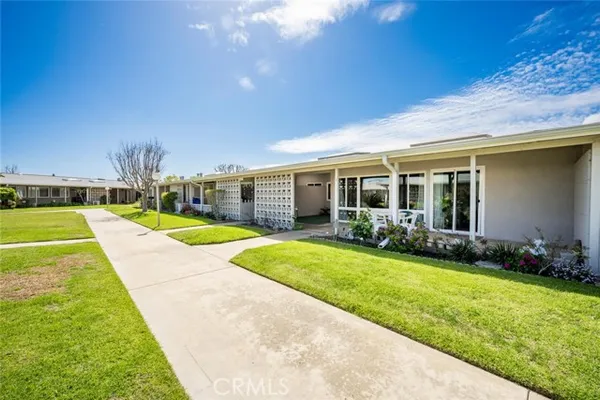 Property Slideshow image 3 of 34 | 1075 brookline rd, Seal Beach, CA, 90740