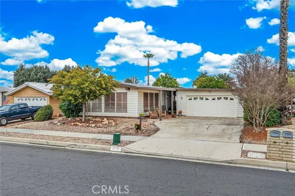 Property Slideshow image 3 of 48 | 2662 silver oak way, Hemet, CA, 92545