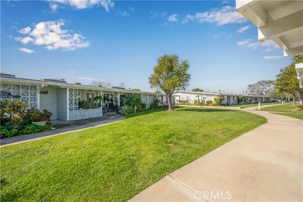 Property Slideshow image 3 of 43 | 1301 skokie rd 27h, Seal Beach, CA, 90740
