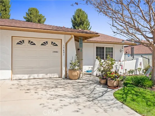 Property Slideshow image 3 of 47 | 19401 oak xing, Newhall (Santa Clarita), CA, 91321