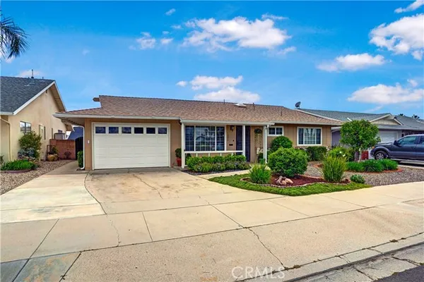 Property Slideshow image 2 of 48 | 1221 w mayberry ave, Hemet, CA, 92543