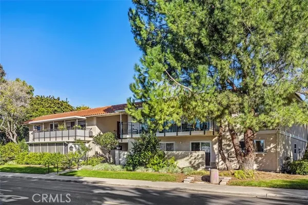 Property Slideshow image 2 of 48 | 2174 via mariposa e a, Laguna Woods, CA, 92637