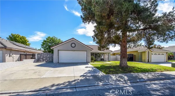 Property Slideshow image 2 of 35 | 26063 ridgemoor rd, Menifee, CA, 92586