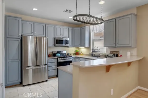 Property Slideshow image 3 of 38 | 11061 waterwood st, Apple Valley, CA, 92308