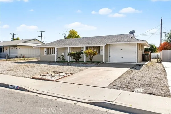 Property Slideshow image 2 of 35 | 27161 pinehurst rd, Menifee, CA, 92586
