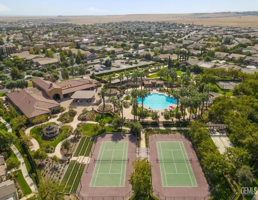 Property Slideshow image 3 of 48 | 5901 orange hill pl, Bakersfield, CA, 93306