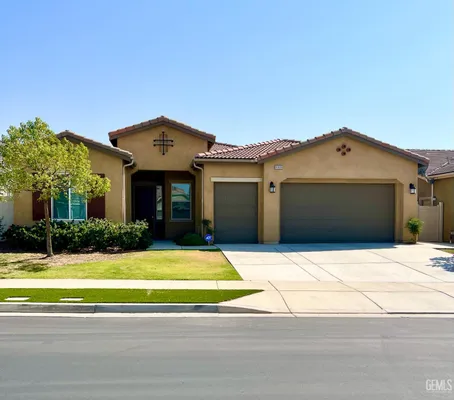Property Slideshow image 2 of 42 | 9909 stockholm pl, Bakersfield, CA, 93306