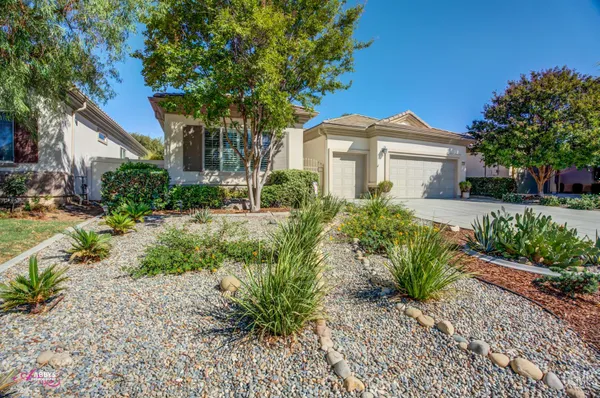 Property Slideshow image 3 of 52 | 13808 calico village dr, Bakersfield, CA, 93306