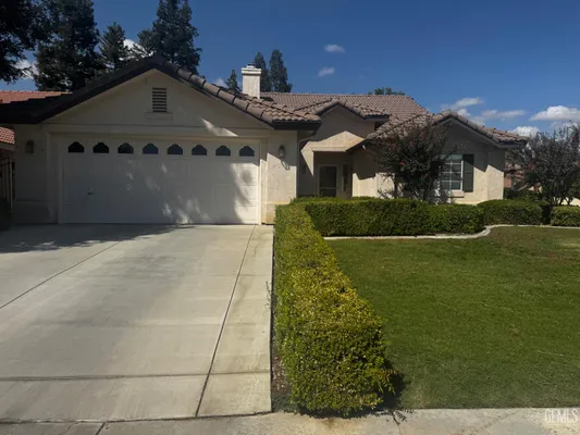 Property Slideshow image 2 of 15 | 9800 cabbage rose ave, Bakersfield, CA, 93311