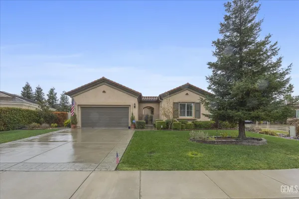 Property Slideshow image 3 of 37 | 5809 opal valley ct, Bakersfield, CA, 93306
