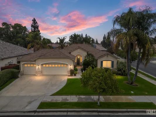 Property Slideshow image 2 of 58 | 10000 paradise rose st, Bakersfield, CA, 93311