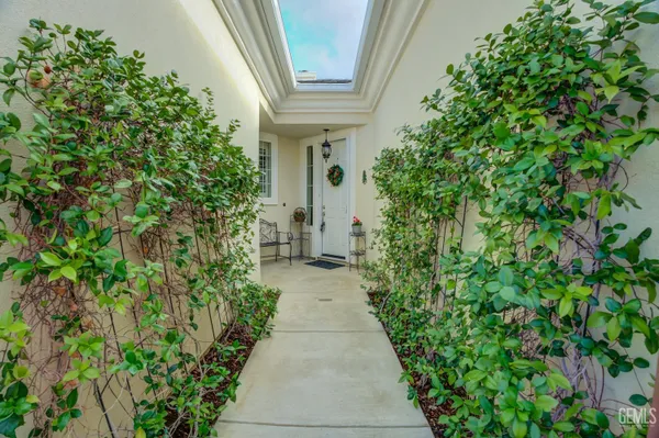 Property Slideshow image 3 of 63 | 5719 primrose vista ct, Bakersfield, CA, 93306