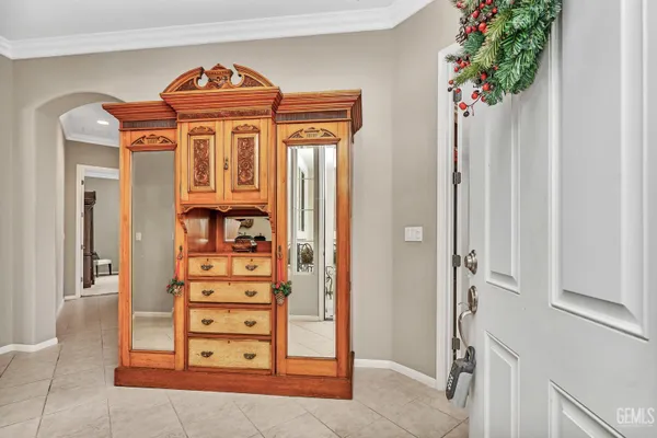 Property Slideshow image 3 of 61 | 5719 primrose vista ct, Bakersfield, CA, 93306