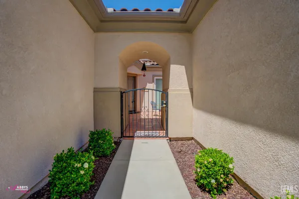 Property Slideshow image 2 of 50 | 6100 lassen ridge rd, Bakersfield, CA, 93306