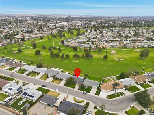 Property Slideshow image 2 of 25 | 416 river oaks dr, Bakersfield, CA, 93309