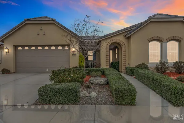 Property Slideshow image 3 of 62 | 14320 harborough dr, Bakersfield, CA, 93311