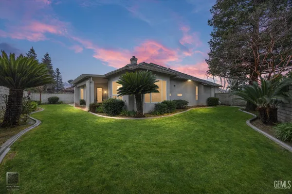 Property Slideshow image 2 of 54 | 2602 legend rose st, Bakersfield, CA, 93311