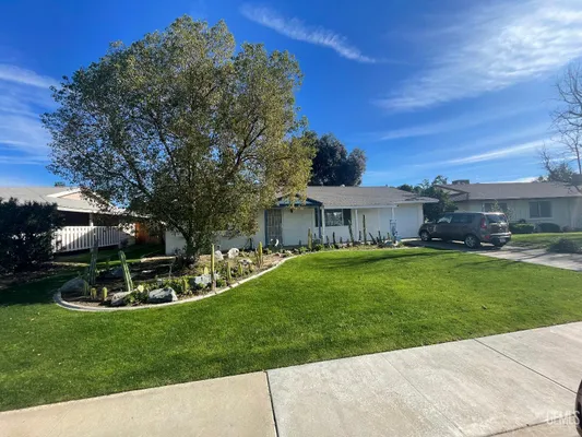 Property Slideshow image 2 of 34 | 708 cherry hills dr, Bakersfield, CA, 93309