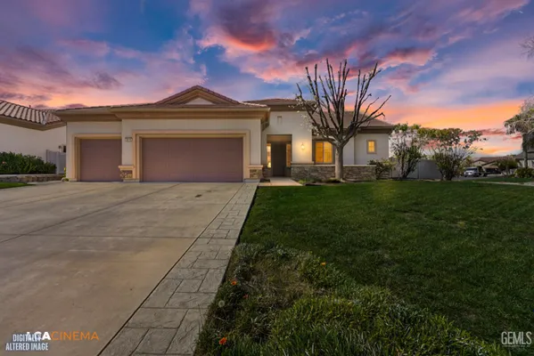 Property Slideshow image 2 of 33 | 5816 calico cove ct, Bakersfield, CA, 93306