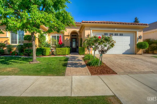 Property Slideshow image 2 of 53 | 12018 grasmere ave, Bakersfield, CA, 93312