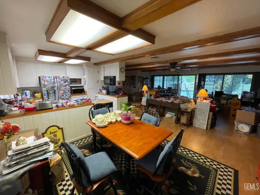 Property Slideshow image 2 of 30 | 6212 bel aire way, Bakersfield, CA, 93309