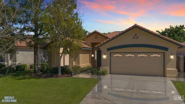 Property Slideshow image 2 of 44 | 2016 snowdrop dr, Bakersfield, CA, 93311