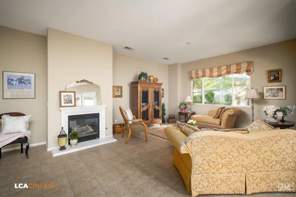 Property Slideshow image 3 of 19 | 5805 gold ranch way, Bakersfield, CA, 93306