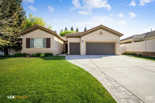 Property Slideshow image 2 of 19 | 5805 gold ranch way, Bakersfield, CA, 93306