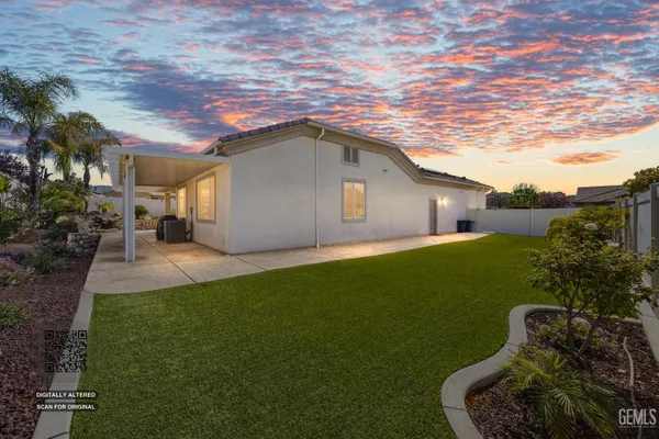 Property Slideshow image 2 of 46 | 13704 summit village rd, Bakersfield, CA, 93306