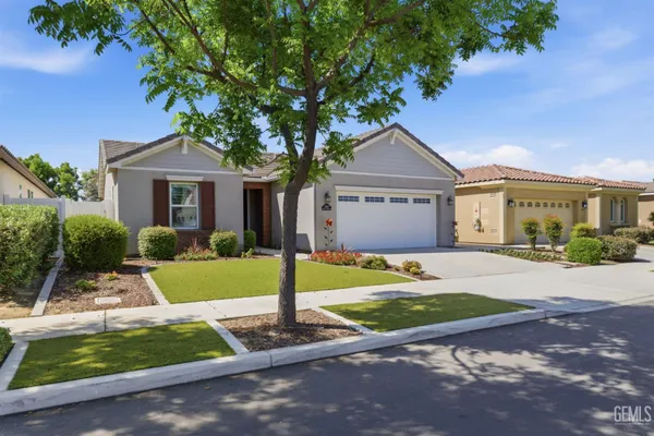 Property Slideshow image 2 of 41 | 12507 french park ln, Bakersfield, CA, 93312