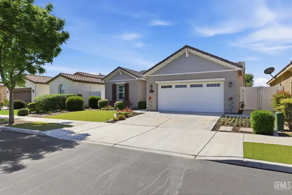 Property Slideshow image 3 of 41 | 12507 french park ln, Bakersfield, CA, 93312